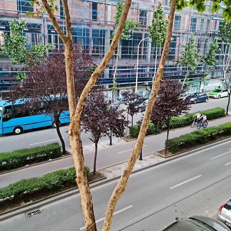 2V1 - 21 Dhjetori Am Apartamento Tirana Exterior foto