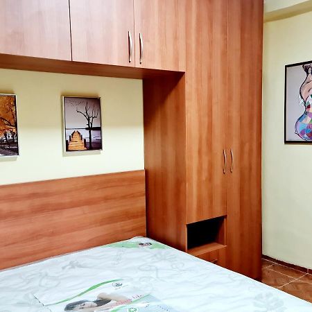 2V1 - 21 Dhjetori Am Apartamento Tirana Exterior foto