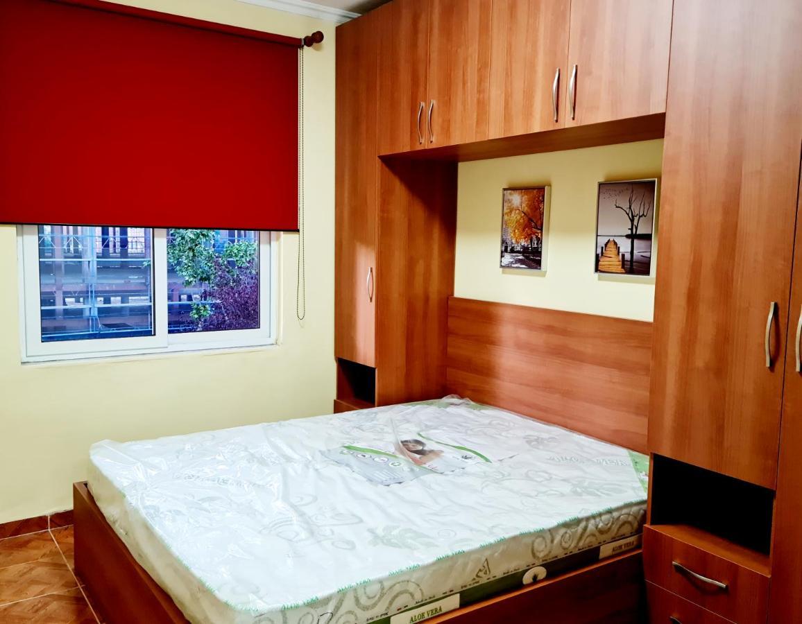 2V1 - 21 Dhjetori Am Apartamento Tirana Exterior foto