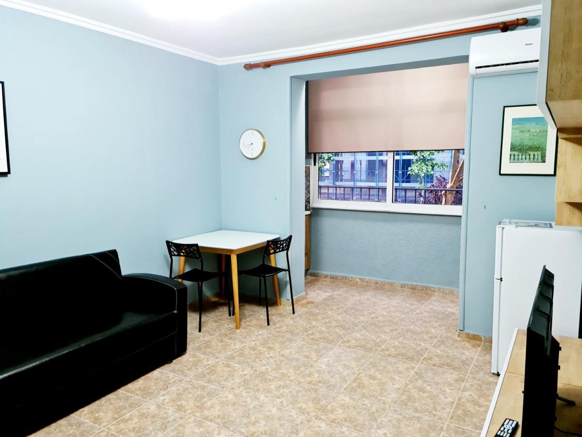 2V1 - 21 Dhjetori Am Apartamento Tirana Exterior foto