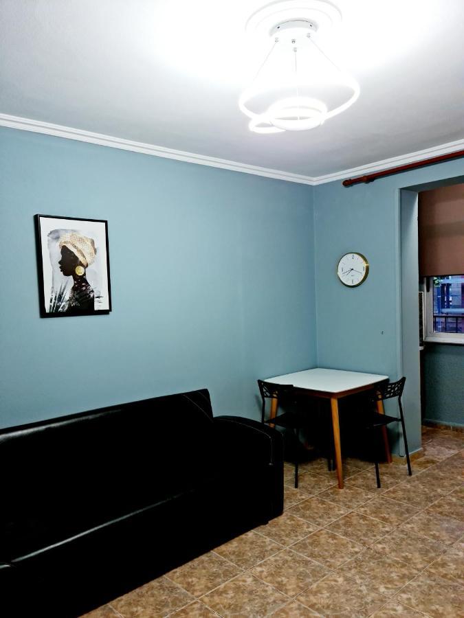 2V1 - 21 Dhjetori Am Apartamento Tirana Exterior foto